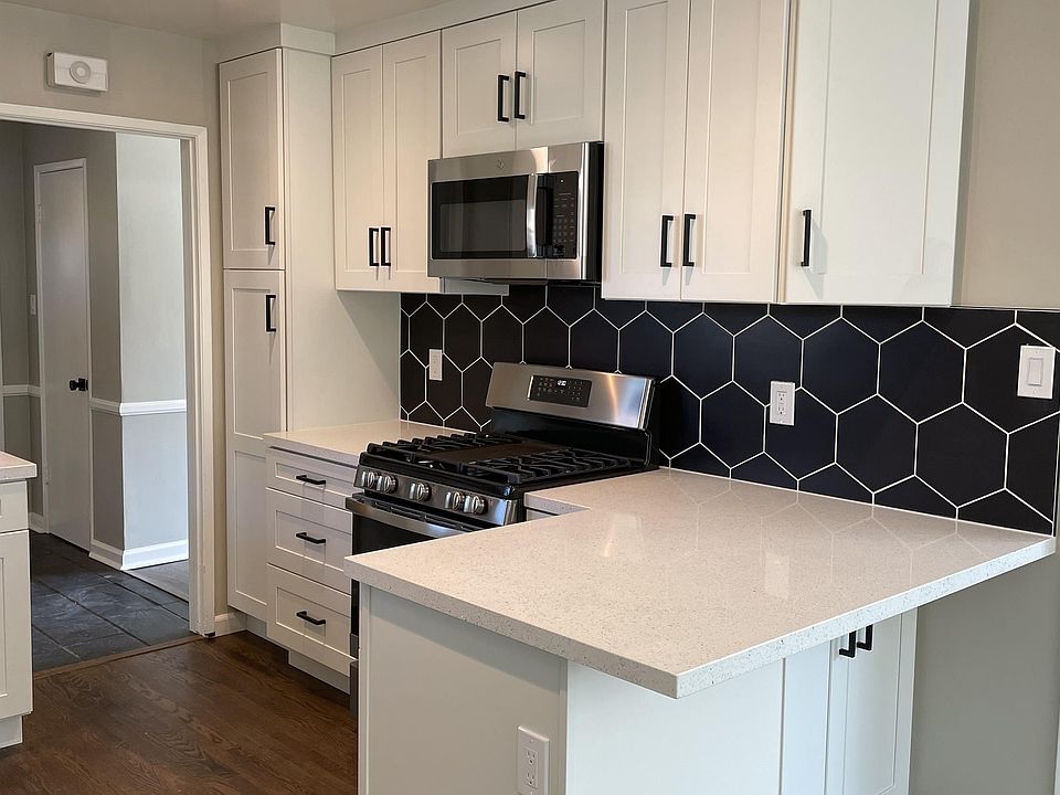 1st image of 2634 Balfour Ave