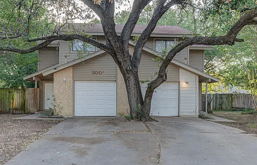 300 Villa Oaks Cir #A Photo 1