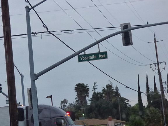 5th image of 2848 W Yosemite Ave