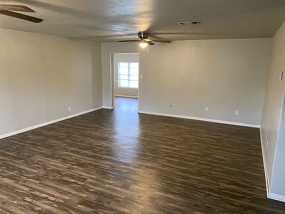 4th image of 211 N Avenue T