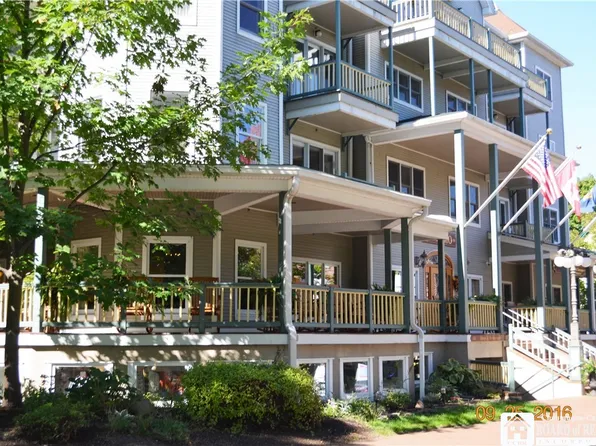 1 Pratt Ave #416/418, Chautauqua, NY 14722