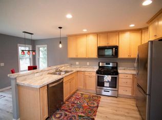 2567 Mayer Ln N, Maplewood, MN 55119