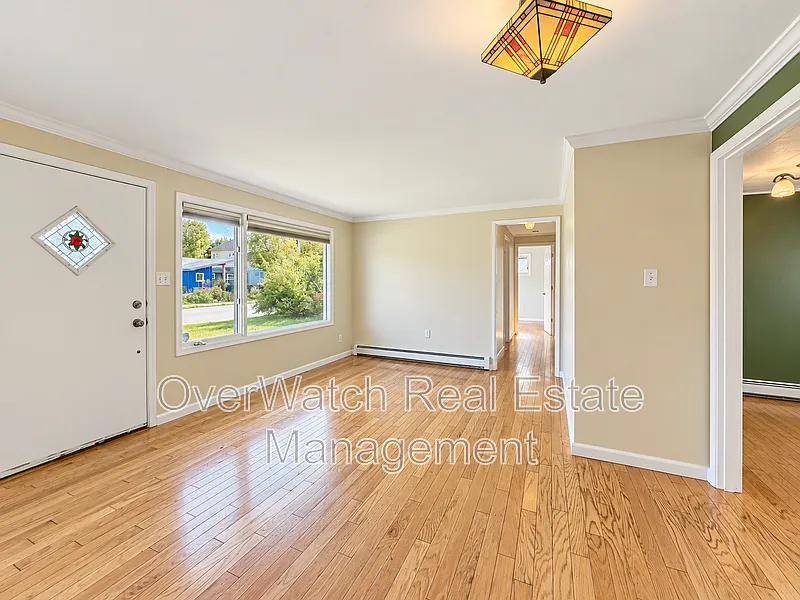 3 bed, 1.0 bath, 936 sqft, $2,400 — Photo 2
