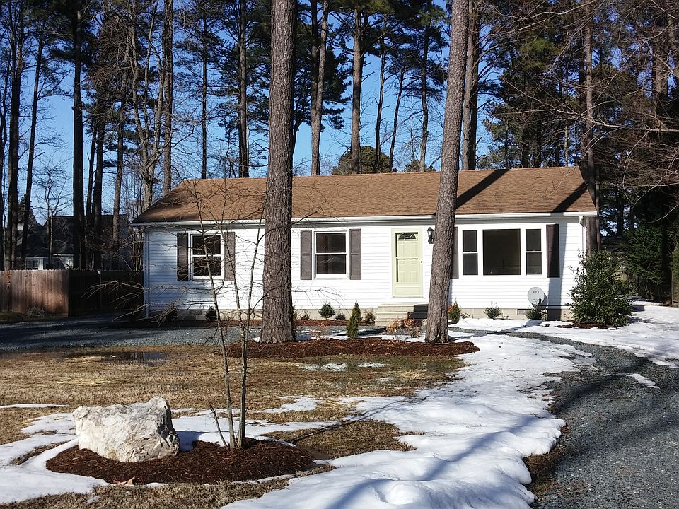2nd image of 928 Calvert Ave