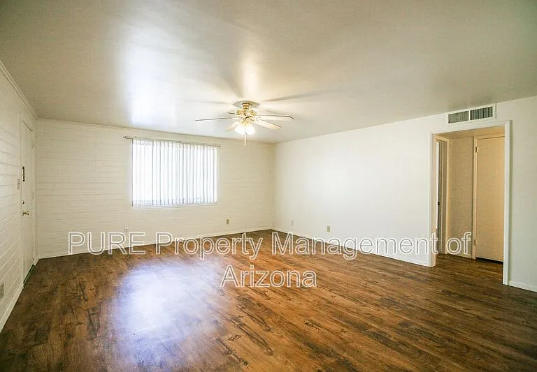 221 E 2nd Ave #9 — Photo 4