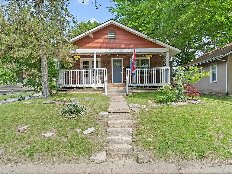 106 McBaine Ave — Photo 1