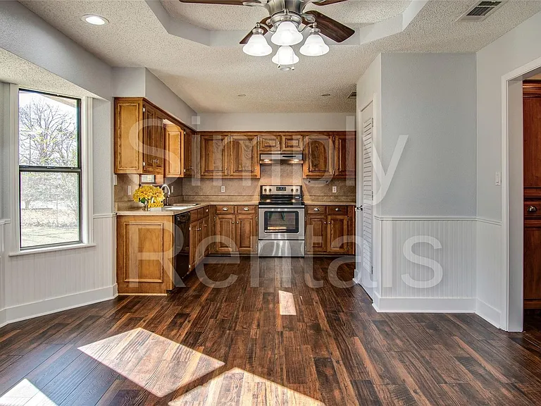 182 County Road 2426 — Photo 7