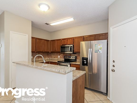 5th image of 212 Rosewood Ln