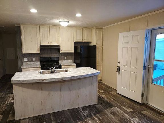 2nd image of 13 Rustic Pkwy #137