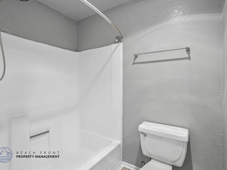 Rollingwood Apartments — Photo 58