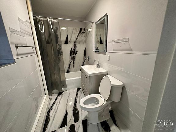 3rd image of 950 Bergen St #3B