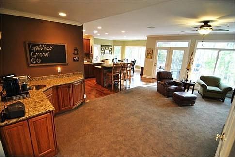 5th image of 5449 Hollyridge Ct