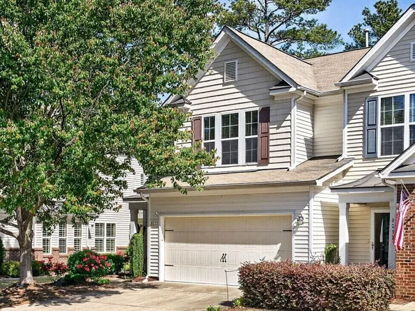 8215 Yaxley Hall Dr, Raleigh, NC 27616