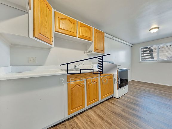 5th image of 800 S State St APT 1
