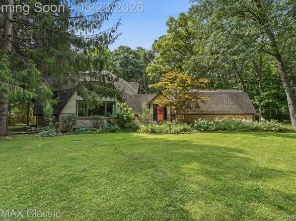 5109 Harvey Lake Rd, Highland, MI 48356