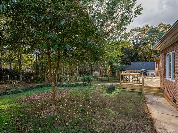 5th image of 2609 Fernbank Dr