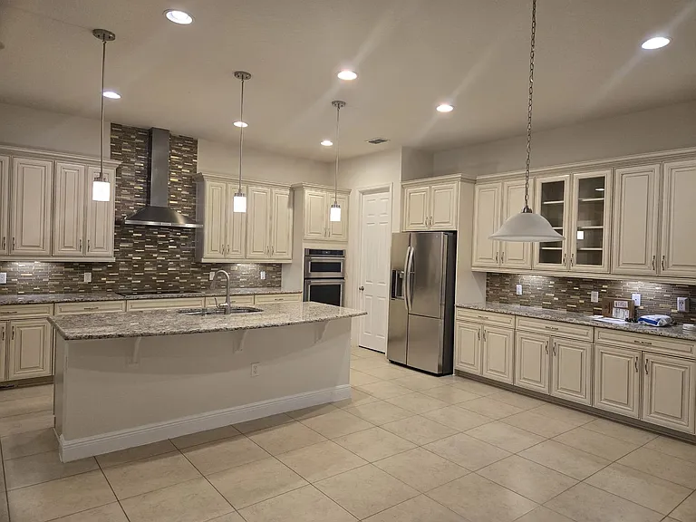 9240 Woodcrane Dr — Photo 12