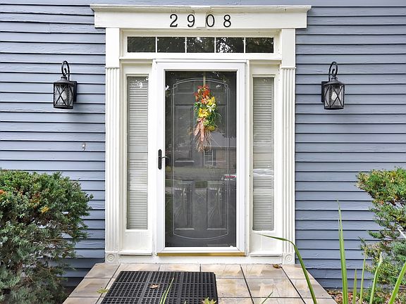 2nd image of 2908 Grandview Dr