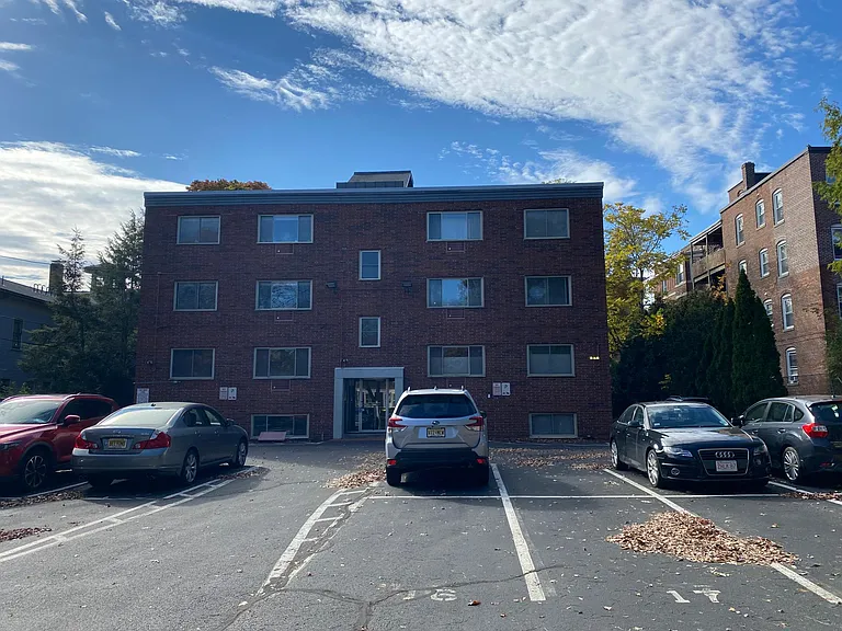 329 Harvard St #32 — Photo 15