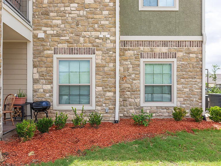 Freedom Hills Ranch Apartments — Photo 102