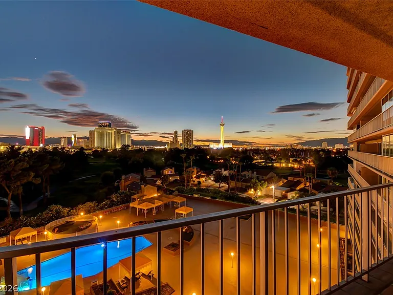3111 Bel Air Dr #8E — Photo 2