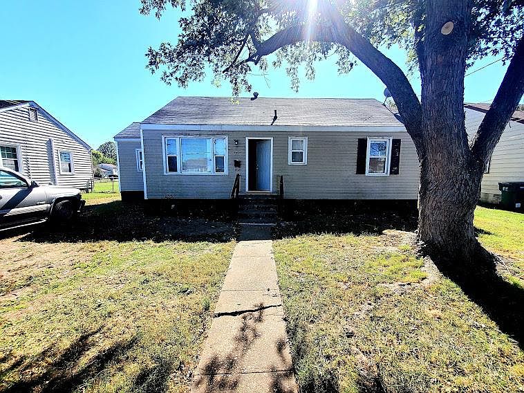 1st image of 1809 Geffert Dr