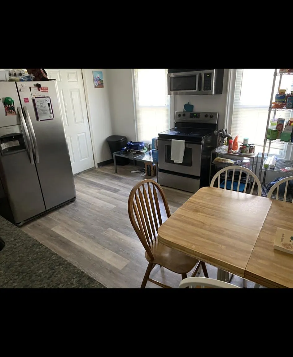 5 bed, 1872 sqft, $3,625 — Photo 2