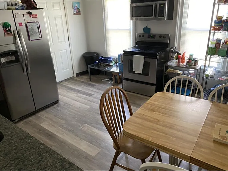 79 Oak St — Photo 2