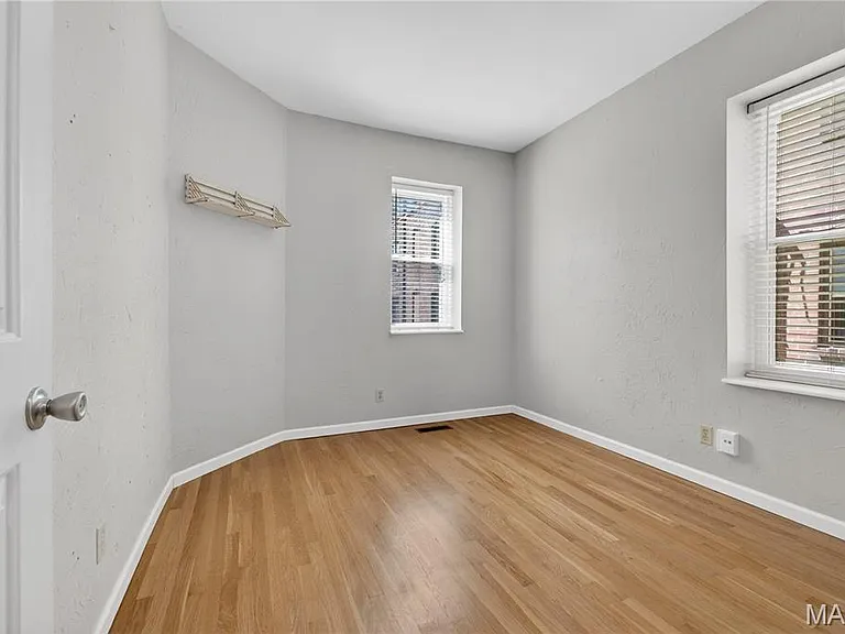5572 Waterman Blvd #1W — Photo 27