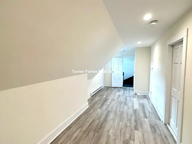 72 Roseclair St #2R — Photo 6
