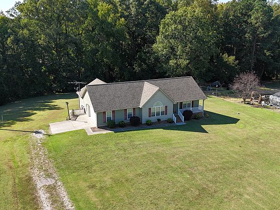 3rd image of 89 N Point Dr