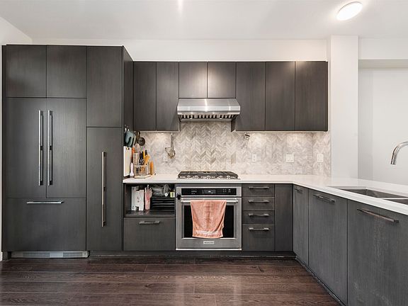 4th image of 5551 Admiral Way #27