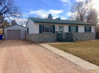805 E Oakland St, Rapid City, SD 57701