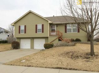 1306 Stonecrest Dr, Kearney, MO 64060