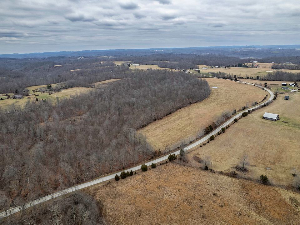 2nd image of 13 Dug Hill Rd