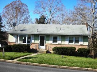 240 Pennwyn Pl, Reading, PA 19607