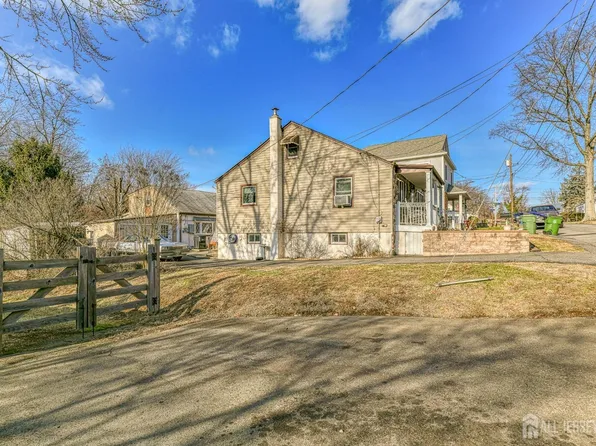 108 Park Way, Edison, NJ 08817