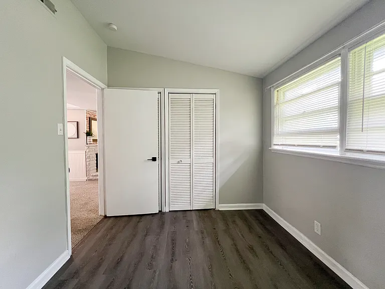 615 Crest Ct — Photo 24