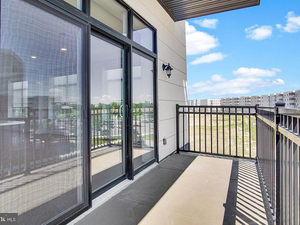 1st image of 117 Blackford Blvd #203