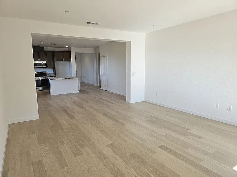 1870 Trinity Ct — Photo 13