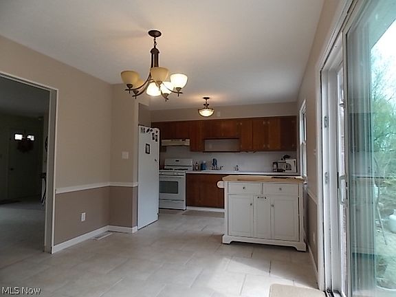 4th image of 3295 Longwood Dr