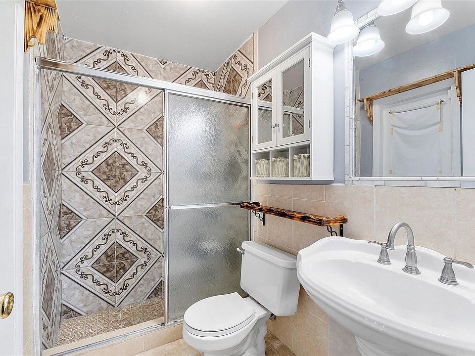 1st image of 1902 SW 82nd Terrace
