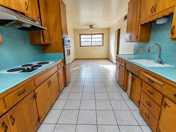2nd image of 1901 Wildwood Dr