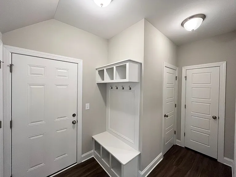 1002 Greatland Rd — Photo 9