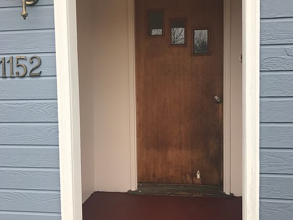 3rd image of 1152 W Elm St
