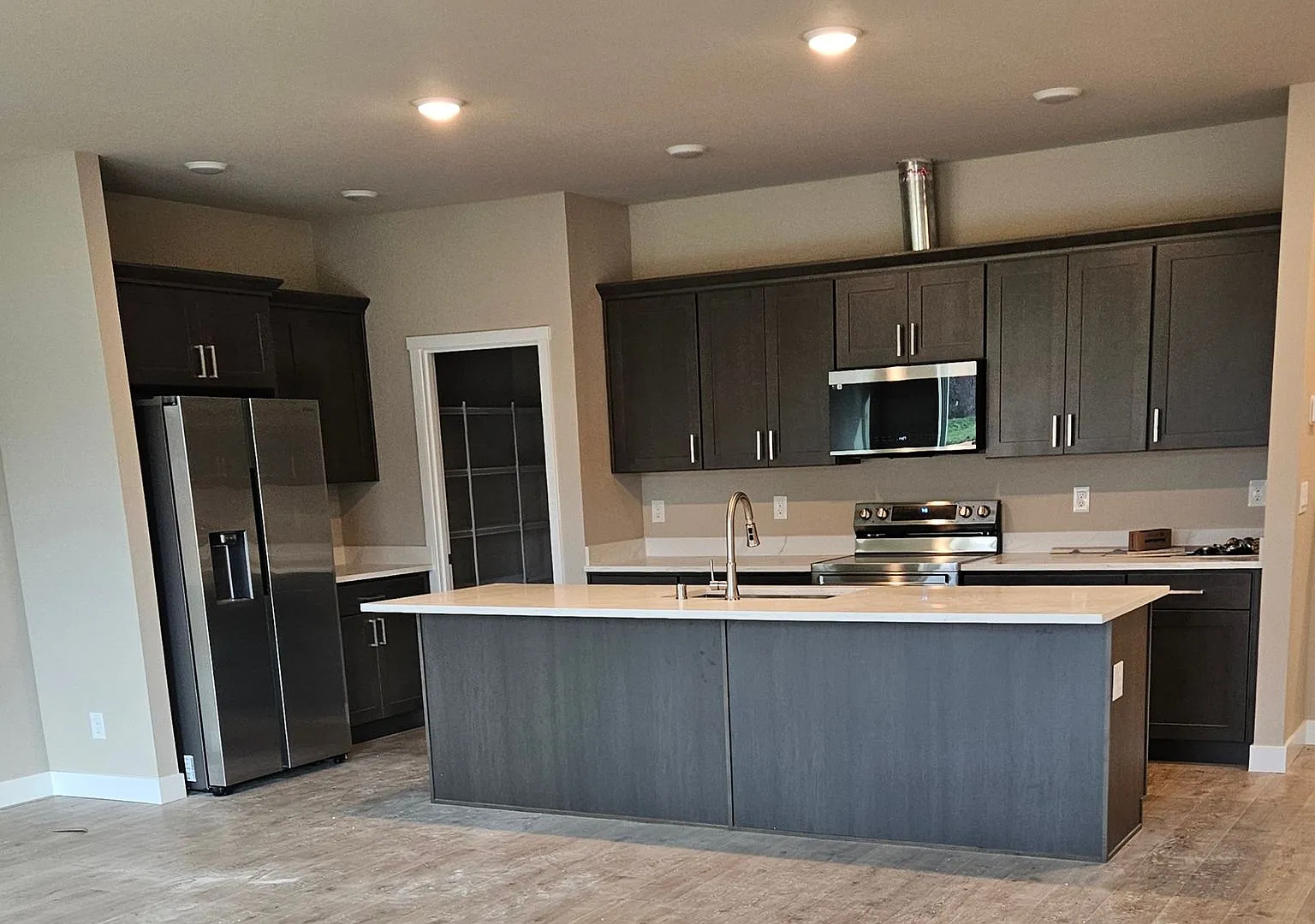 New 4-Bedroom Duplex in Lacey! — Photo 4