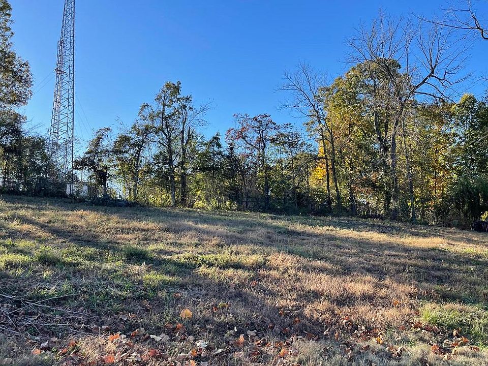 2nd image of 804 Deerfield Dr