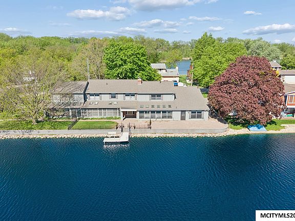 3rd image of 278 Lakeview Dr