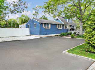 48 Springville Rd, Hampton Bays, NY 11946