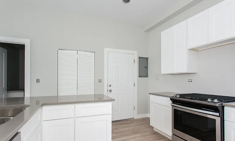 3000-02 N Sheffield Ave #2N — Photo 6
